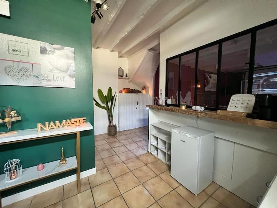 Suite Romance - Jacuzzi Moret-sur-Loing Exterior foto